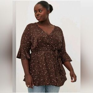 Torrid sz 2 2X Challis surplice heart petals tie front blouse